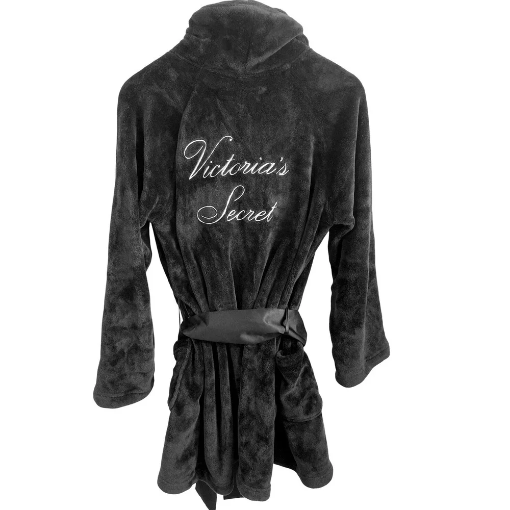 Victorias Secret Black‎ Plush Fleece Robe Embroidered Logo M/L Short Cozy Pocket